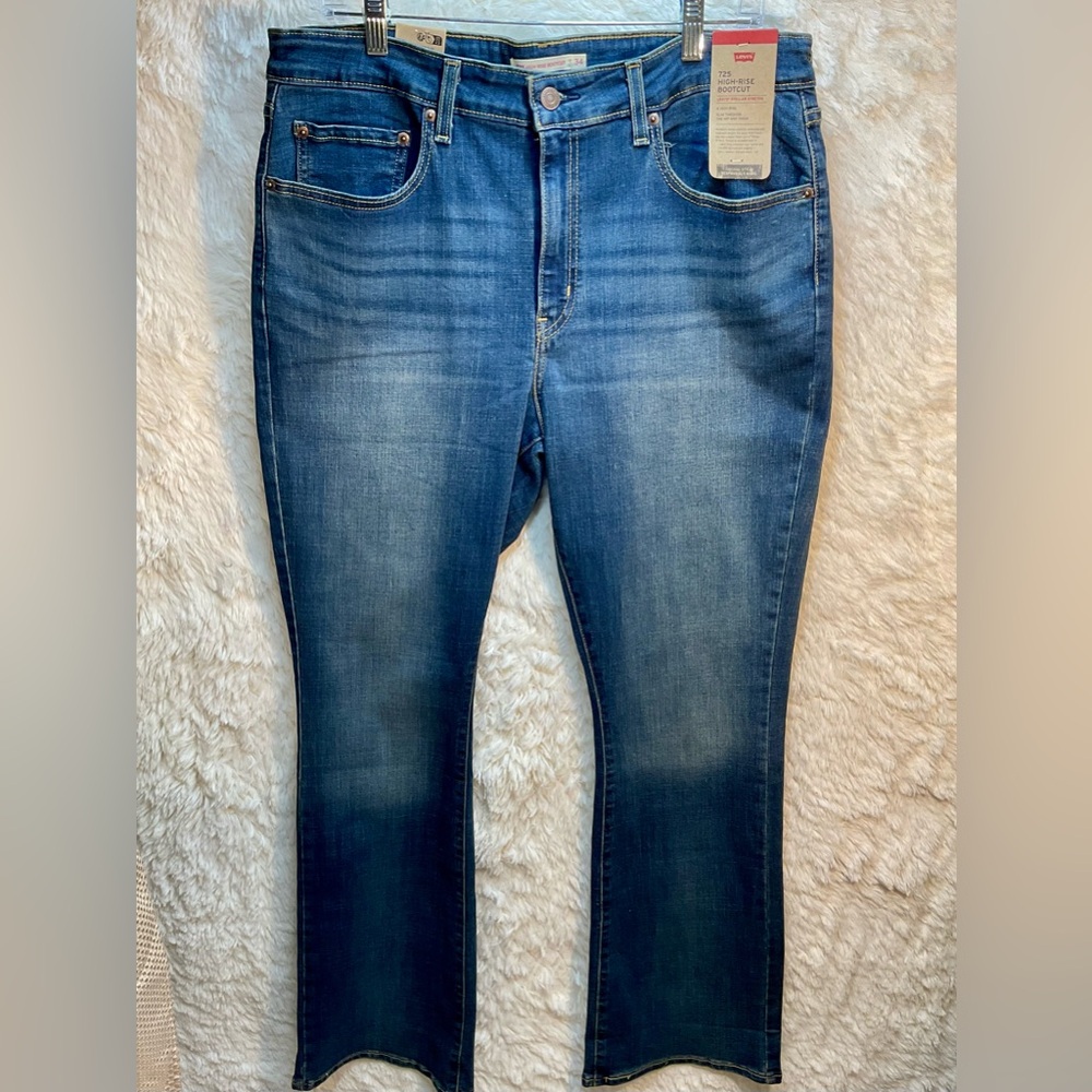 Women’s Levi's 725 High-Rise Bootcut